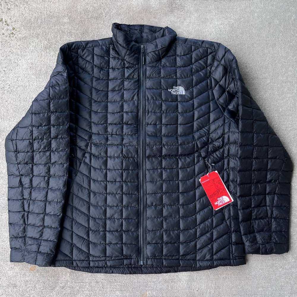 The North Face men’s thermo ball Trekker puffer jacket coat black NWT